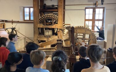 Ausflug der 5. und 6. Klasse in die Basler Papiermühle